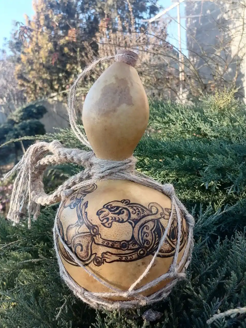 Фляга из тыквы лагенарии в скифо-зверином стиле