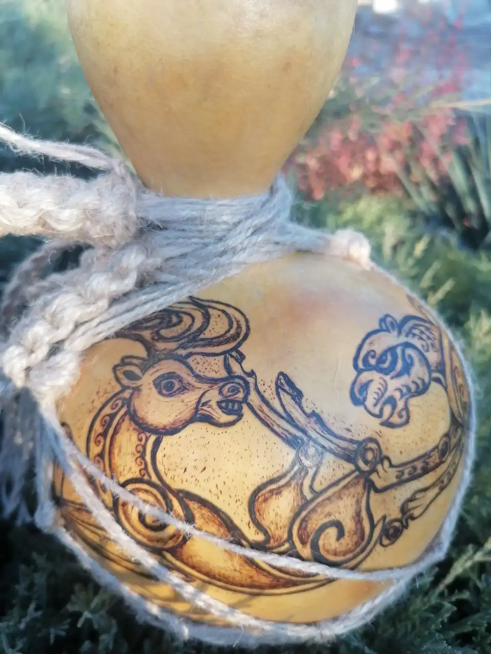 Фляга из тыквы лагенарии в скифо-зверином стиле