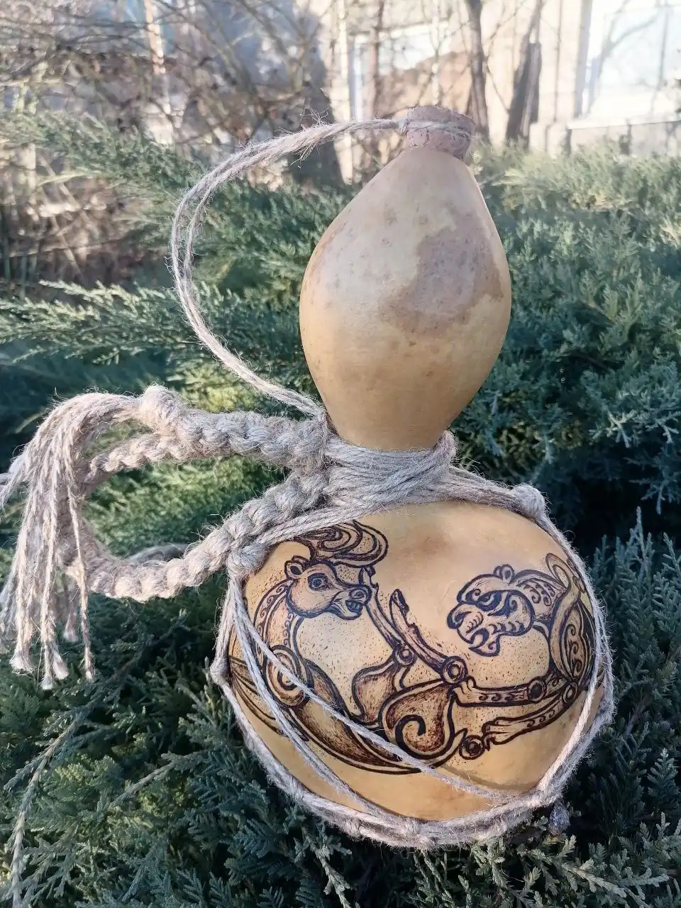 Фляга из тыквы лагенарии в скифо-зверином стиле