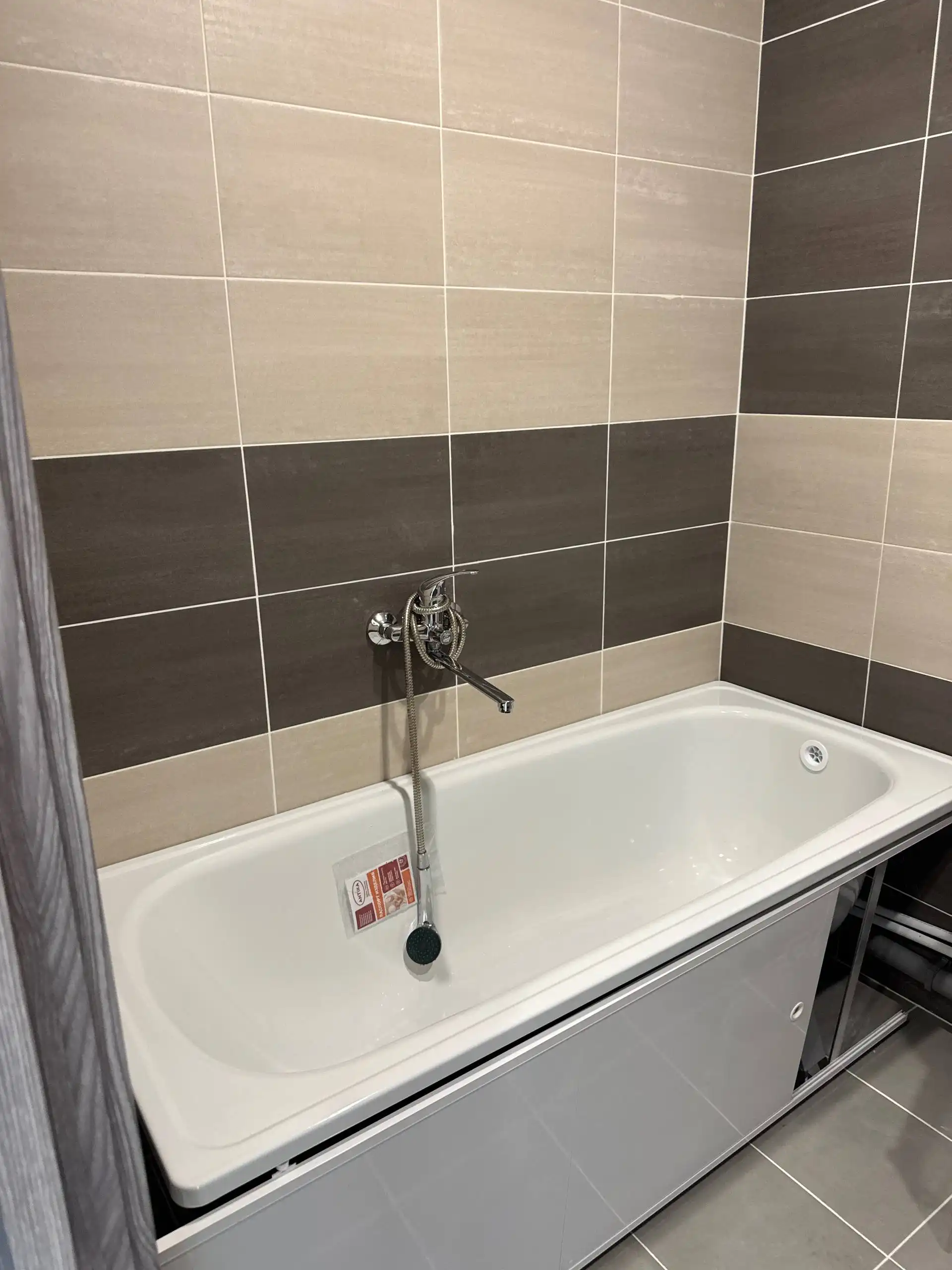 Продажа ванны 160/70 и раковины с тумбой