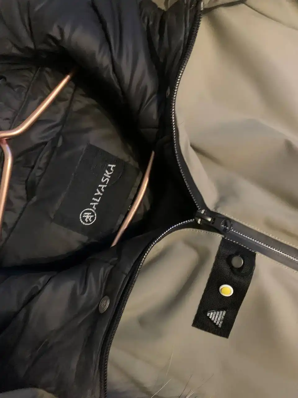 Зимняя куртка размер 46(М) - Верхняя одежда (Одежда) в Волгоград