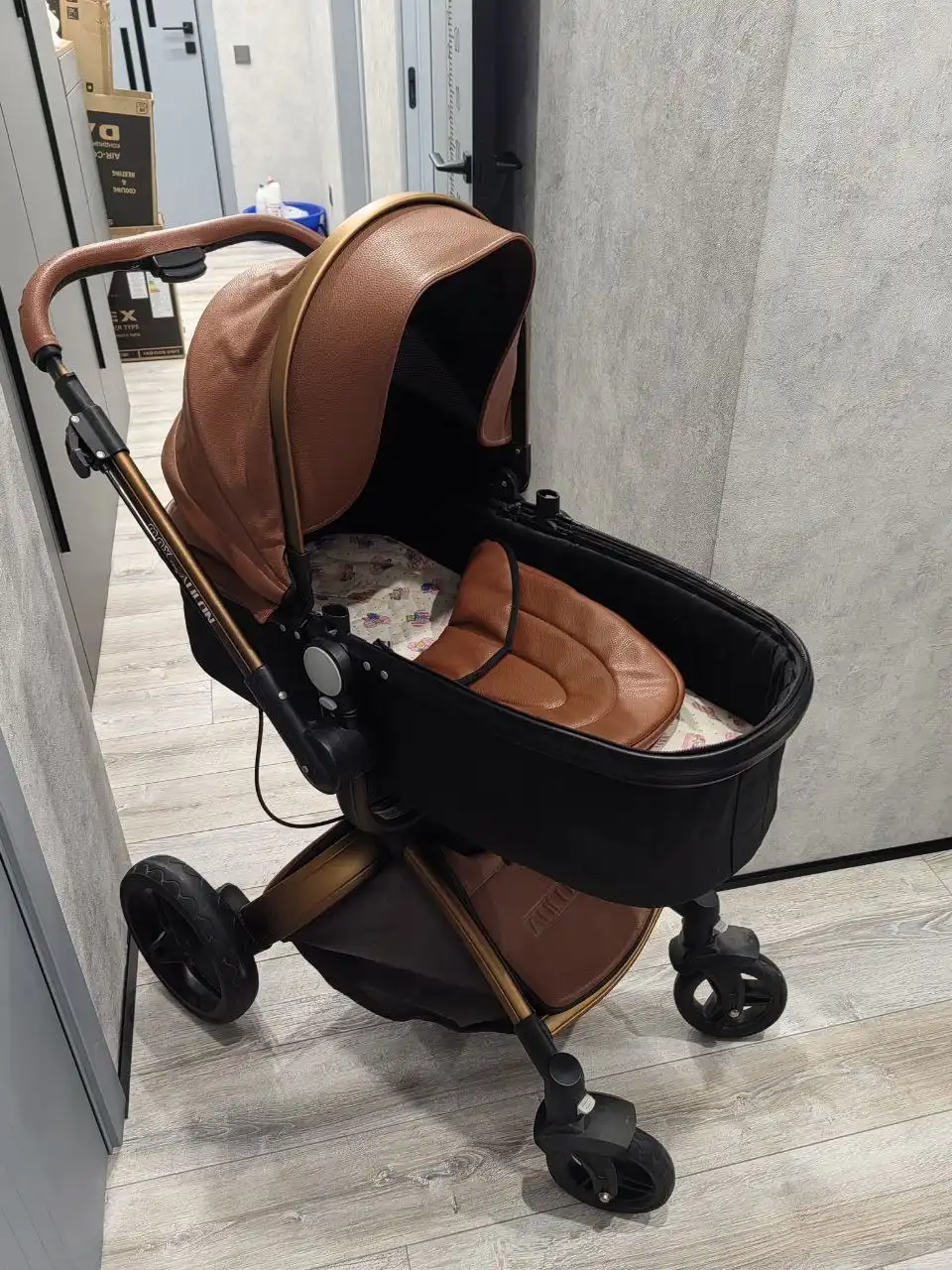 Продается коляска трансформер 2в1 с вращением - Детские коляски (Товары для детей) в Волгоград