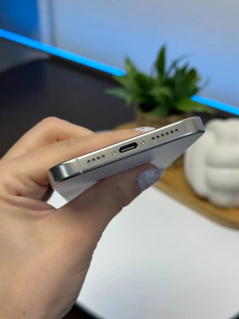 iPhone 16 Pro Max White Titanium 512Gb - Смартфоны и телефоны (Электроника) в Волгоград