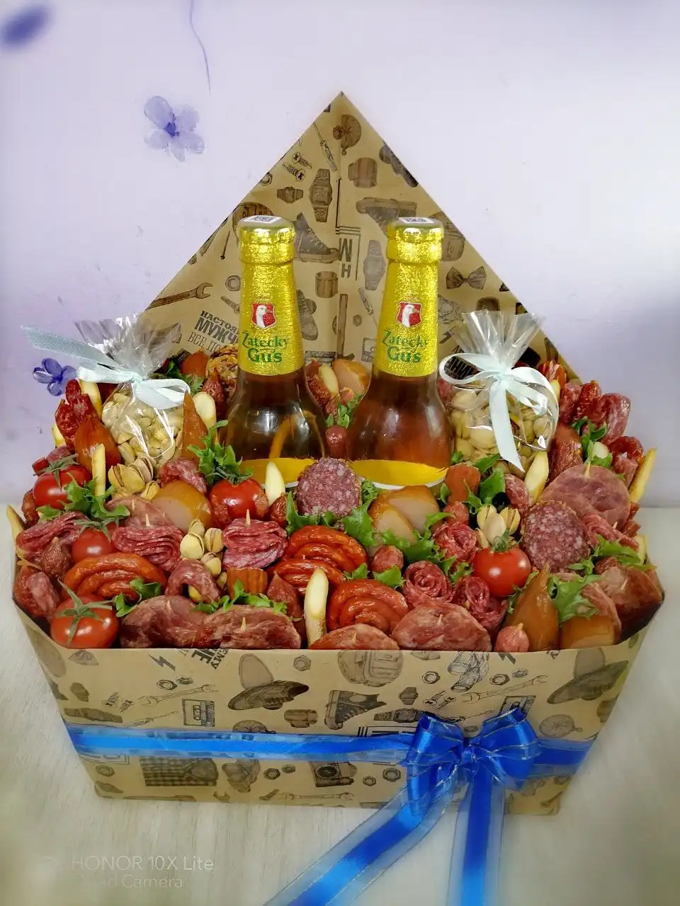 Мясной конверт с пенными напитками - Съедобные букеты (Хобби и отдых) в Новоаннинский