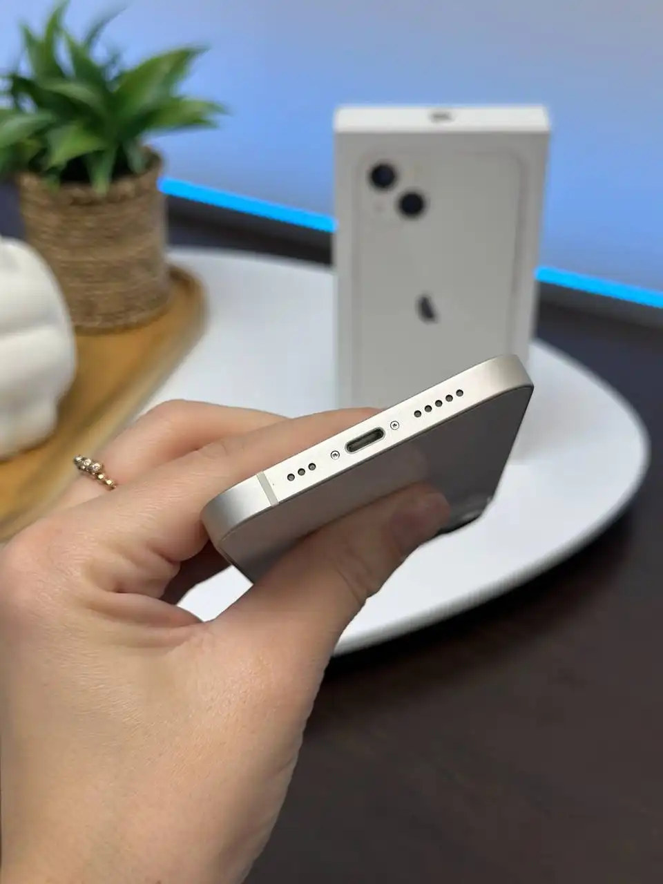 iPhone 13 Starlight 256Gb с гарантией и доставкой - Смартфоны (Электроника) в Волгоград