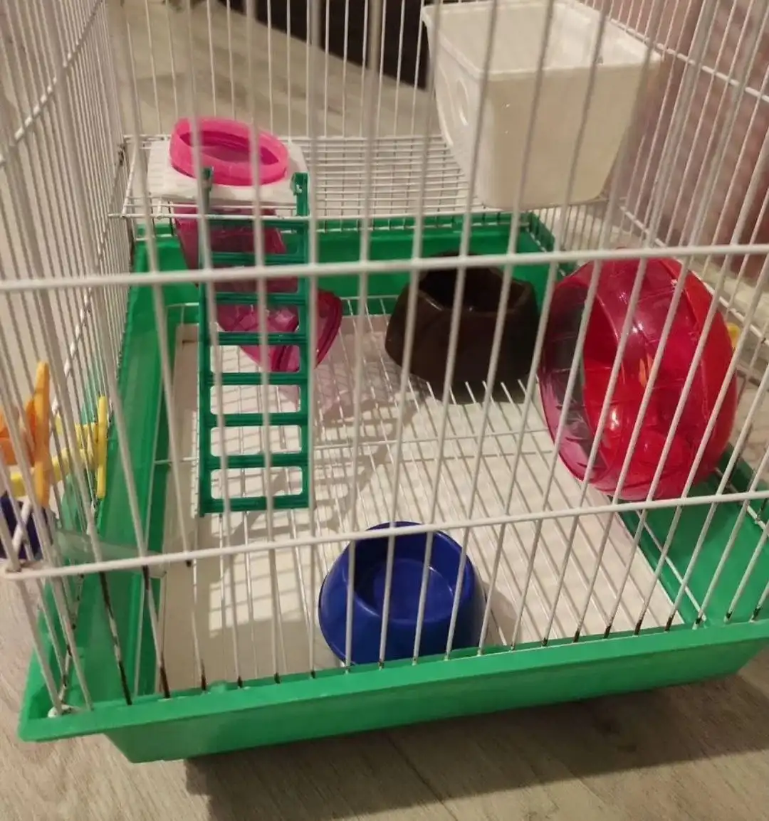 Продам клетку для хомяка с комплектом аксессуаров - Барахолка в Волгоград