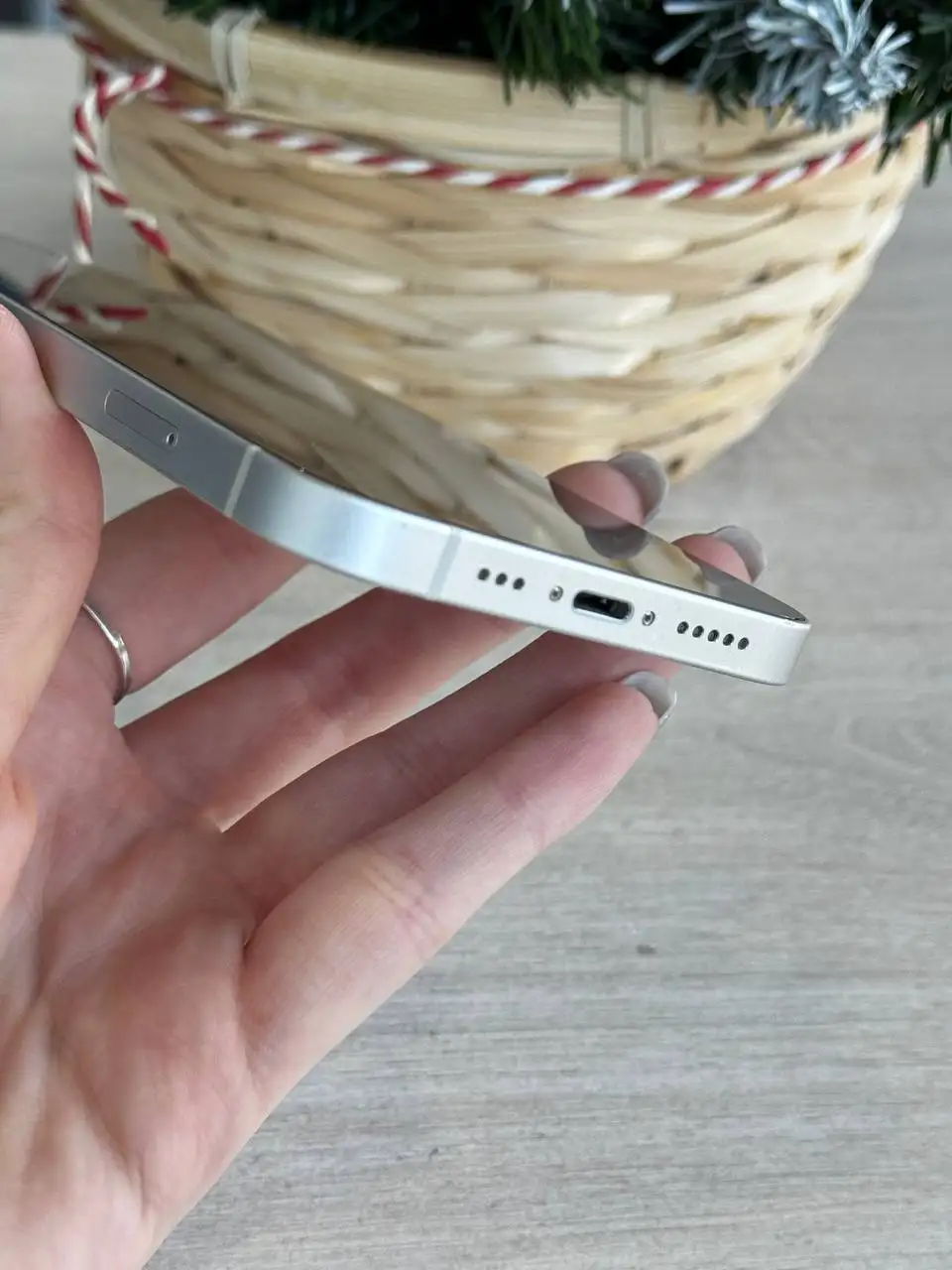 iPhone 13 128 ГБ белый - Смартфоны (Электроника) в Волгоград