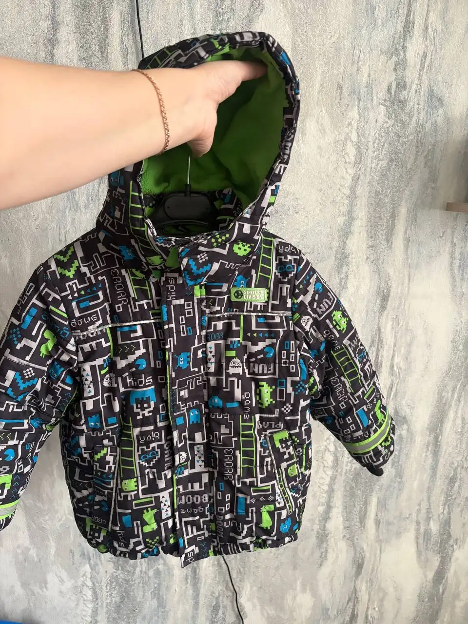 Детская зимняя куртка и шапка - Детская одежда (Одежда) в Волгоград