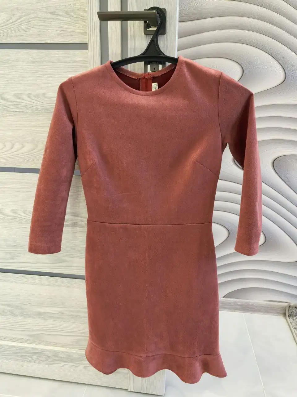 Продам платье размер 42 - Одежда в Волгоград