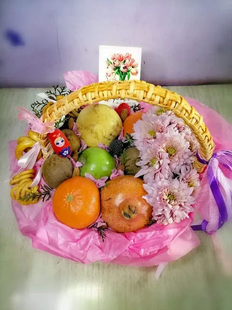 Фруктовая корзина с живыми цветами - Хобби и отдых в Волгоград