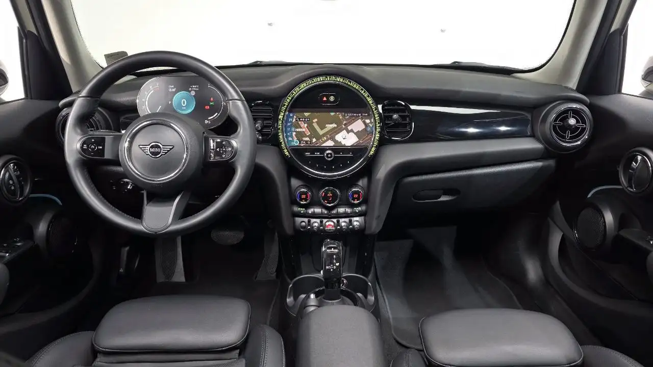 Mini Cooper 5-Door Classic Plus 2022 г.в. - Иномарки (Авто) в Волгоград