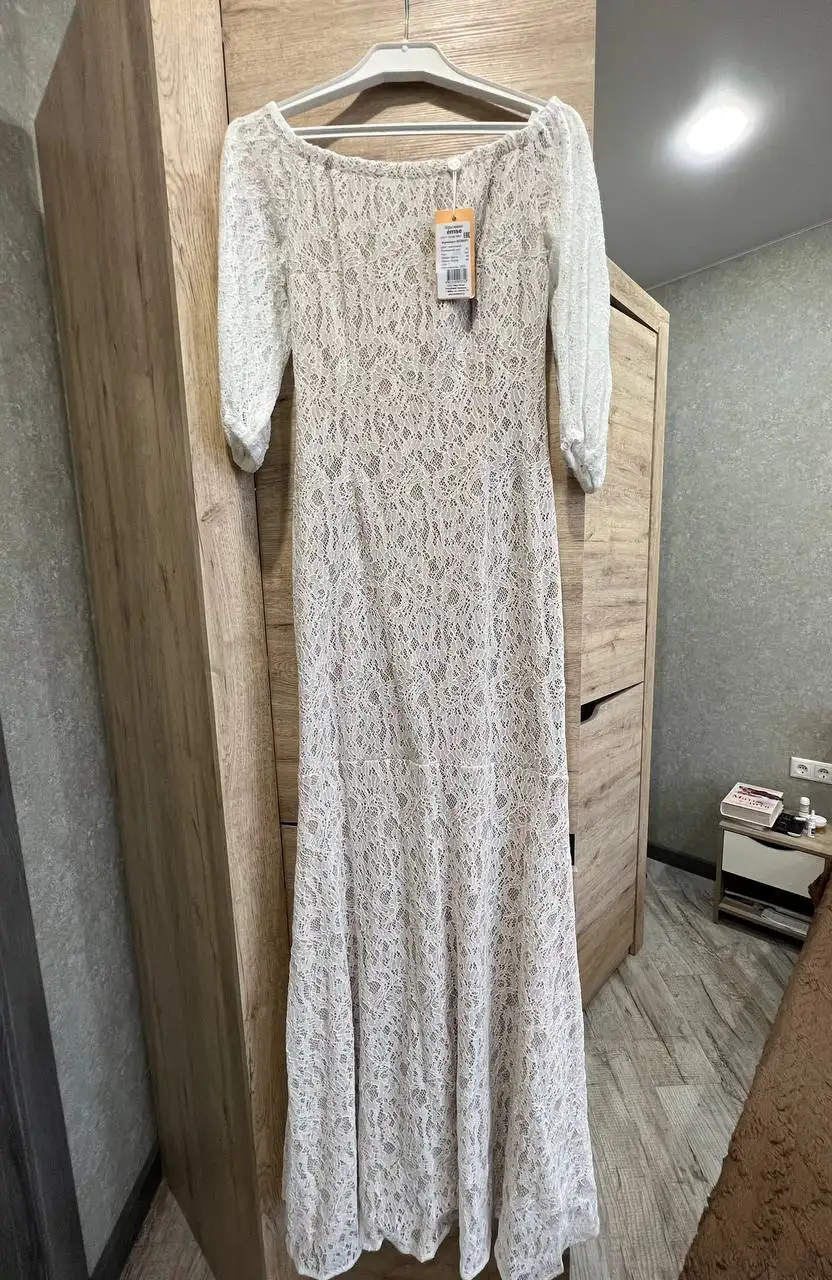 Платье новое с биркой размер 42-44 - Женская одежда (Одежда) в Волгоград