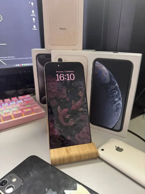 Продажа б/у iPhone 16 Pro max, iPhone 12 mini, iPhone 11, Realme 10 в Волгограде - Планшеты в Волгоград