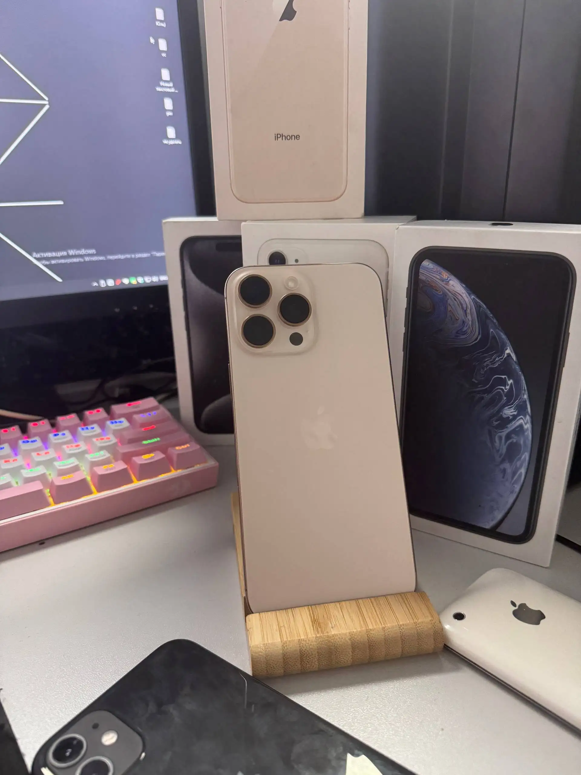 Продажа б/у iPhone 16 Pro max, iPhone 12 mini, iPhone 11, Realme 10 в Волгограде - Смартфоны (Электроника) в Волгоград