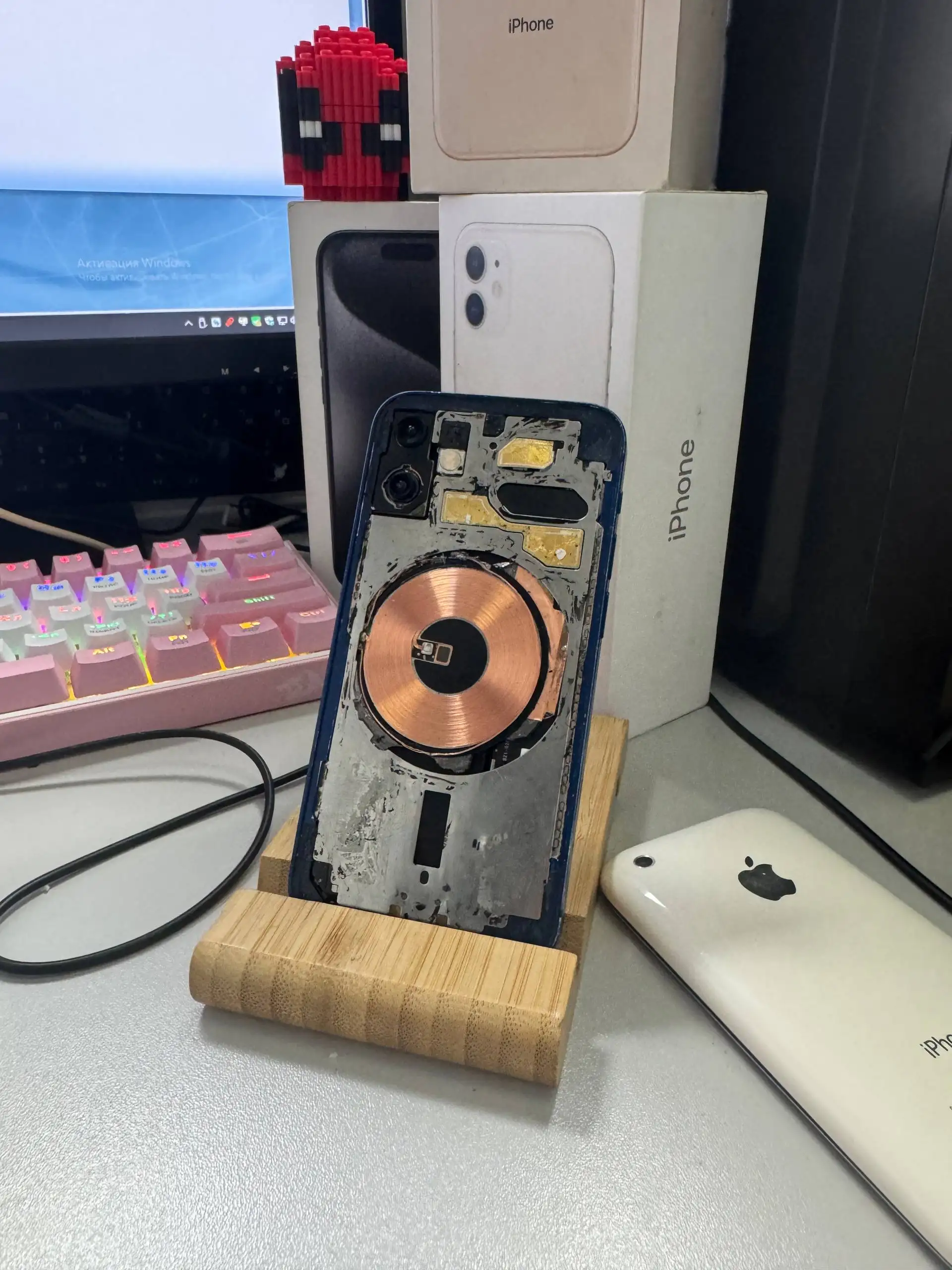 Продажа б/у iPhone 16 Pro max, iPhone 12 mini, iPhone 11, Realme 10 в Волгограде - Смартфоны (Электроника) в Волгоград