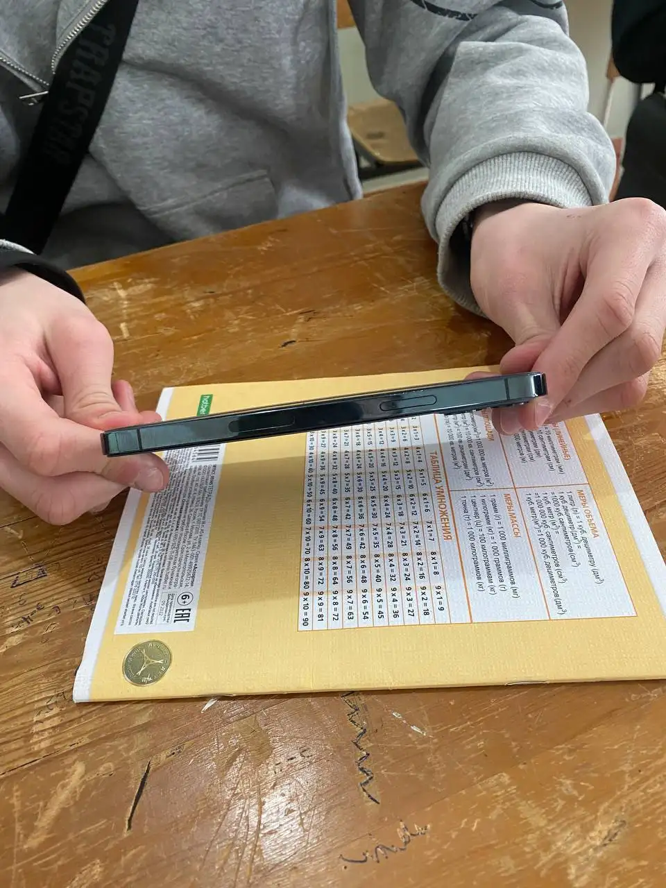 Продам iPhone 12 Pro с вздутым АКБ - Смартфоны (Электроника) в Волгоград