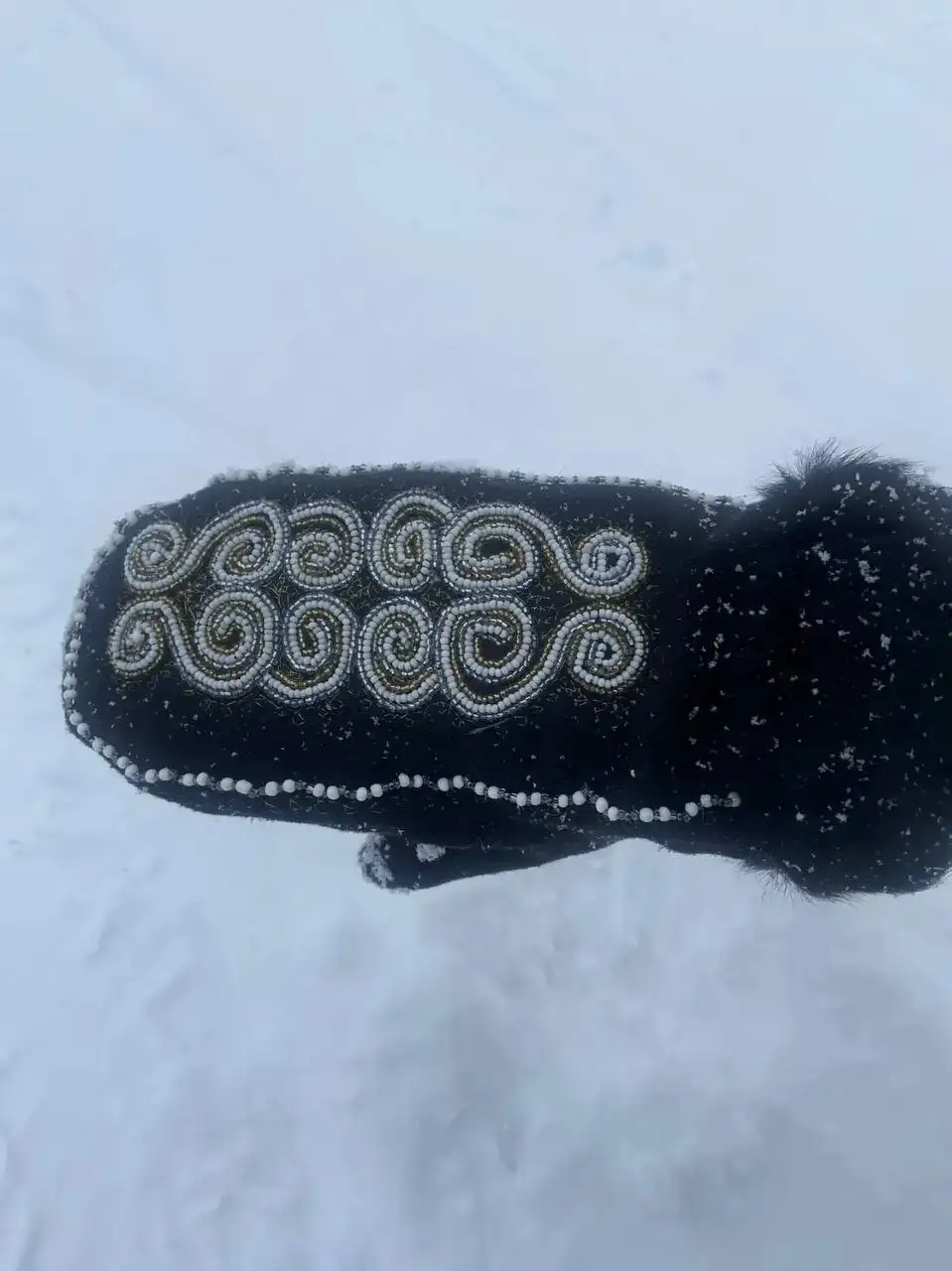 Теплые рукавички с вышивкой бисером - Аксессуары (Одежда) в Волгоград