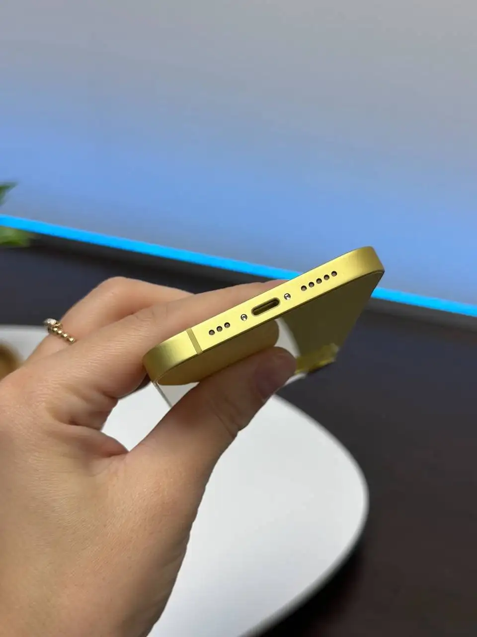 iPhone 14 Yellow 128Gb - Смартфоны (Электроника) в Волгоград