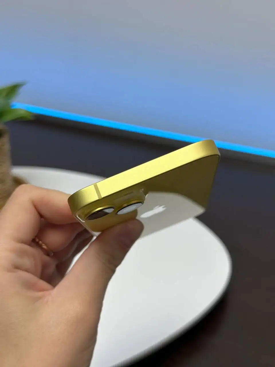 iPhone 14 Yellow 128Gb - Смартфоны (Электроника) в Волгоград