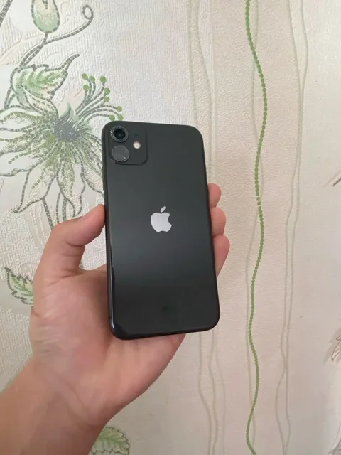 Айфон 11 256 ГБ с заменой стекла камеры - Наушники в Волгоград