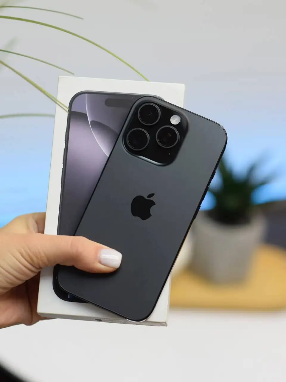 iPhone 16 Pro Max Black Titanium 1Tb - Смартфоны (Электроника) в Волгоград