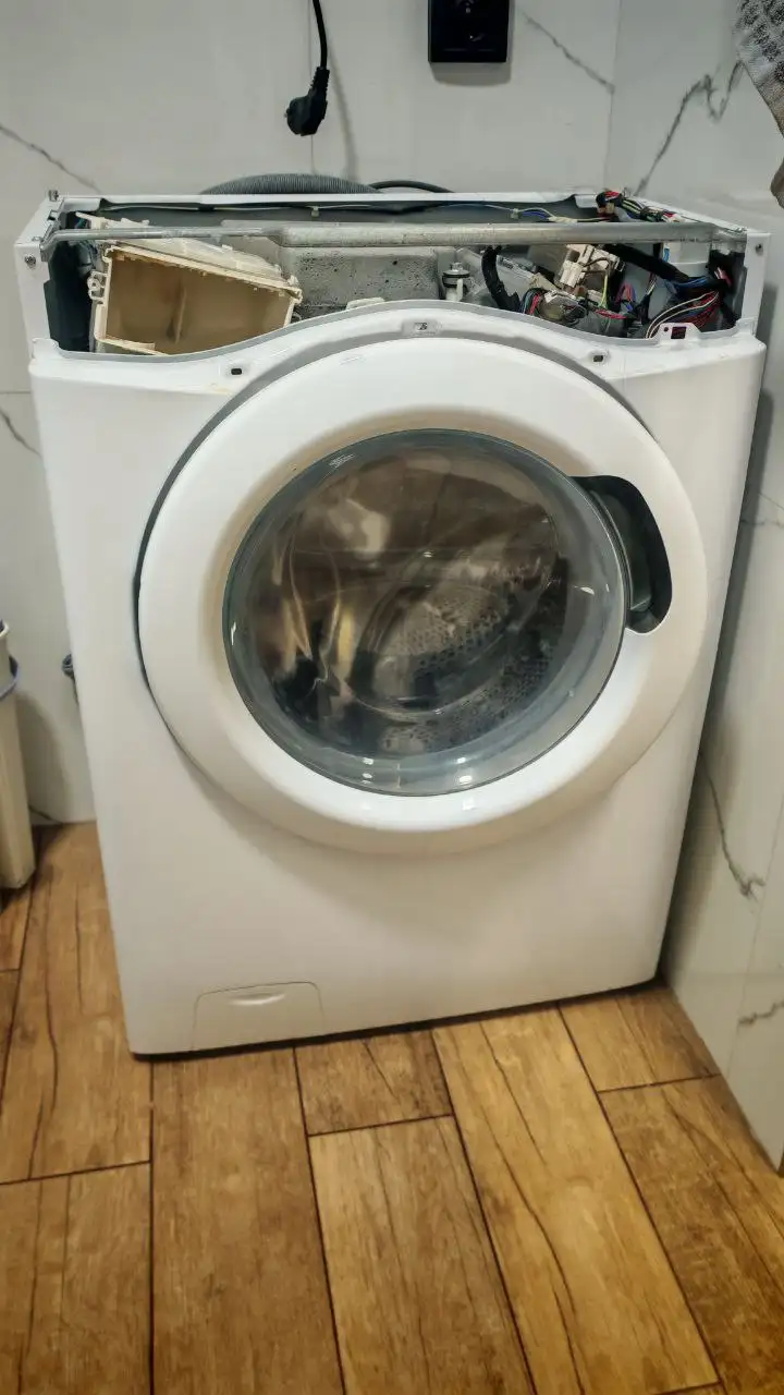 Стирально-сушильная машина Candy на запчасти или ремонт - Бытовая техника (Барахолка) в Волгоград