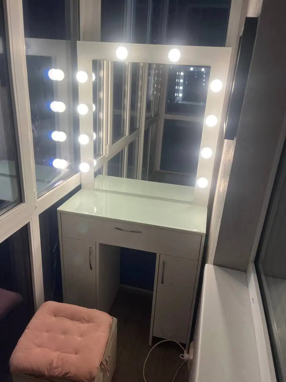 Продам визажный стол б/у - Готовый бизнес и оборудование в Волгоград