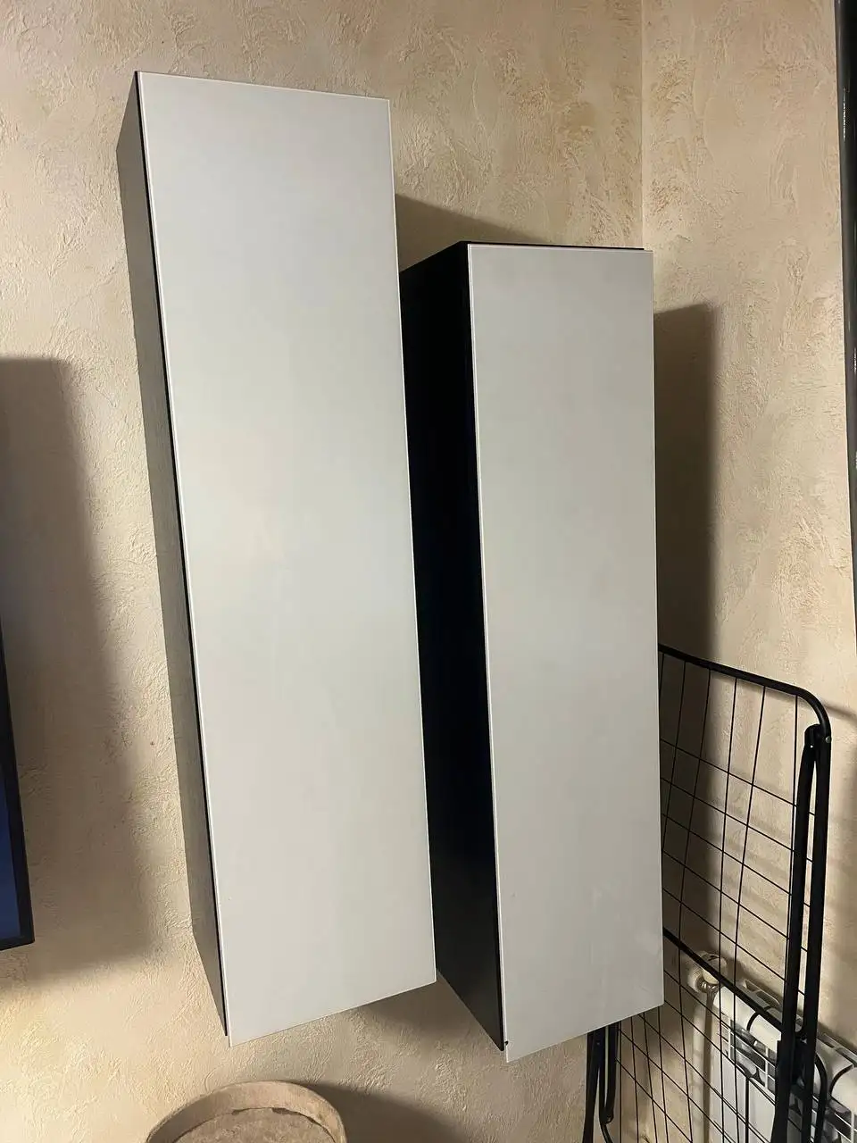 Продам шкаф под телевизор и комплект навесных шкафов б/у - Мебель (Для дома и дачи) в Волгоград