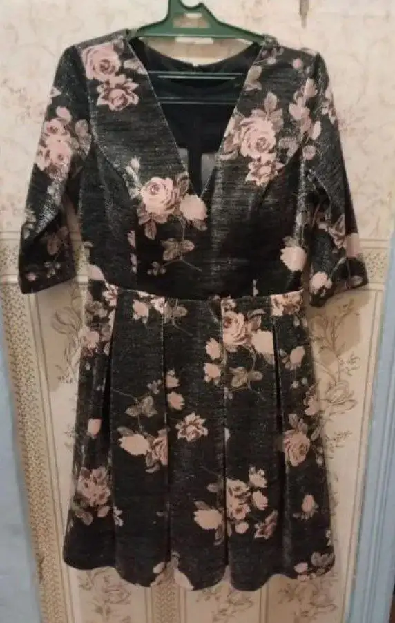 Женское платье размер 44-46 - Женская одежда (Одежда) в Волгоград