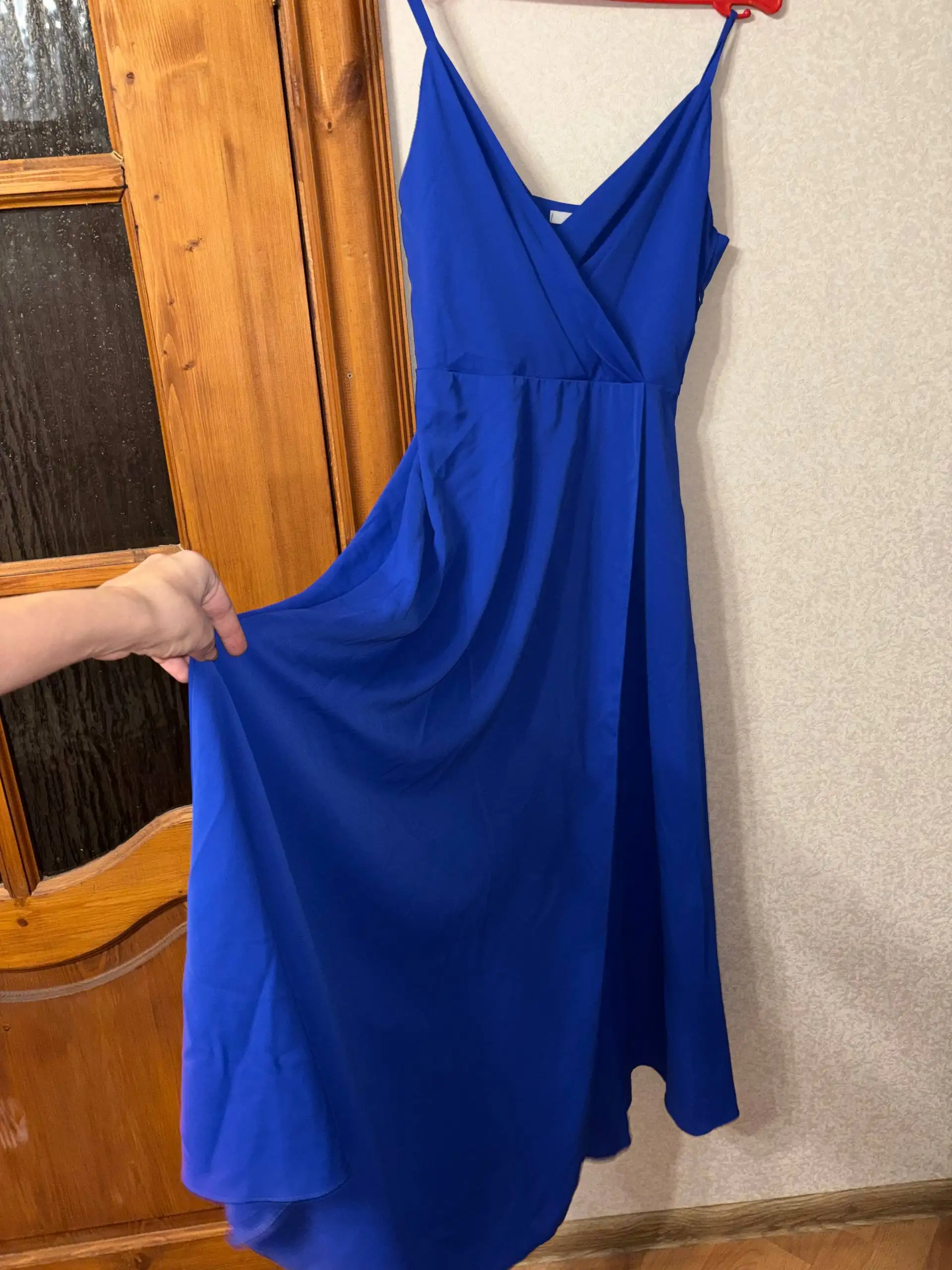 Новое платье с вырезом на ноге, размер М - Платья (Одежда) в Волгоград