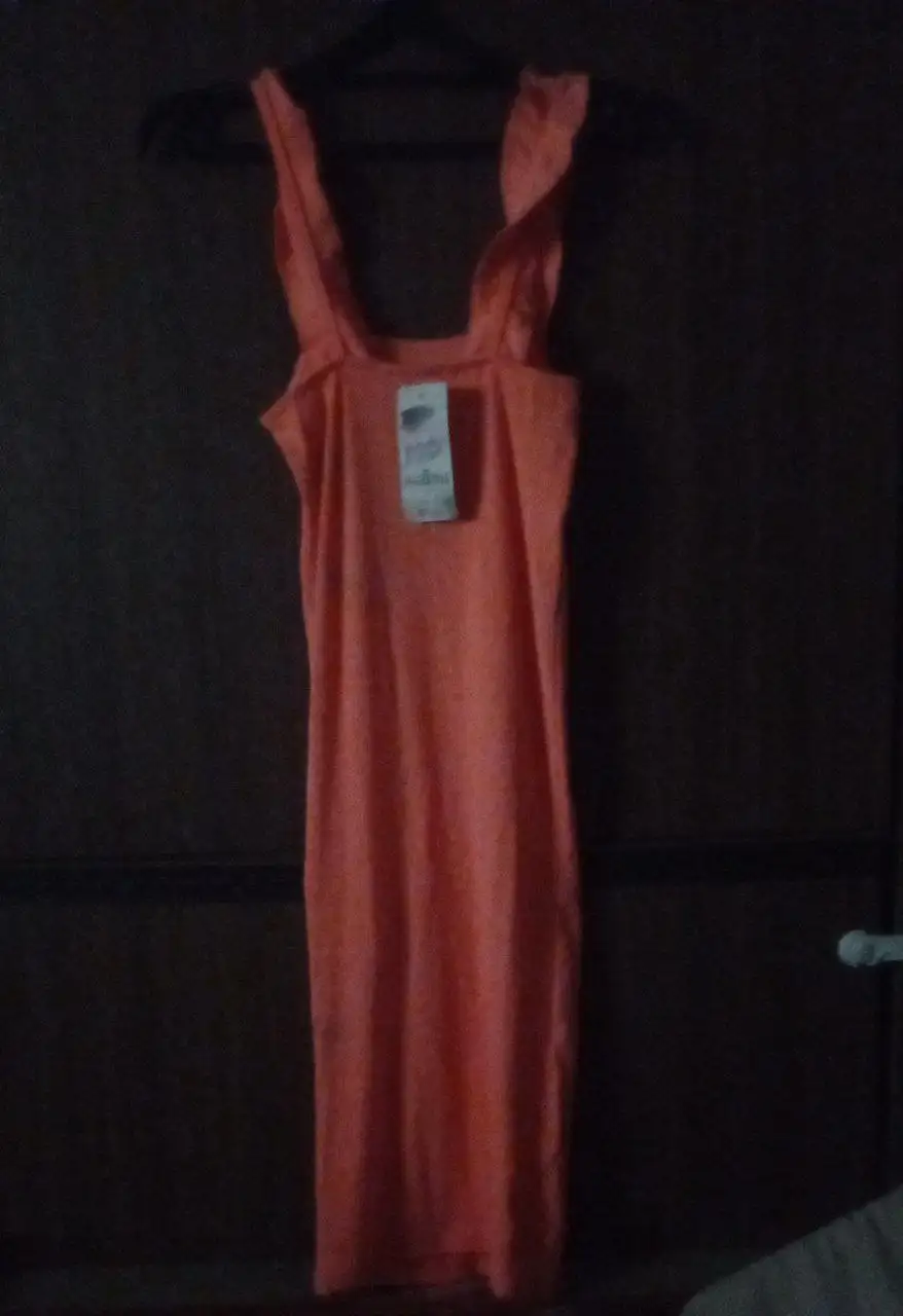 Платье новое с биркой размер M L на худую девушку - Женская одежда (Одежда) в Волгоград