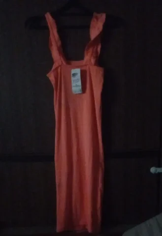 Платье новое с биркой размер M L на худую девушку - Майки в Волгоград