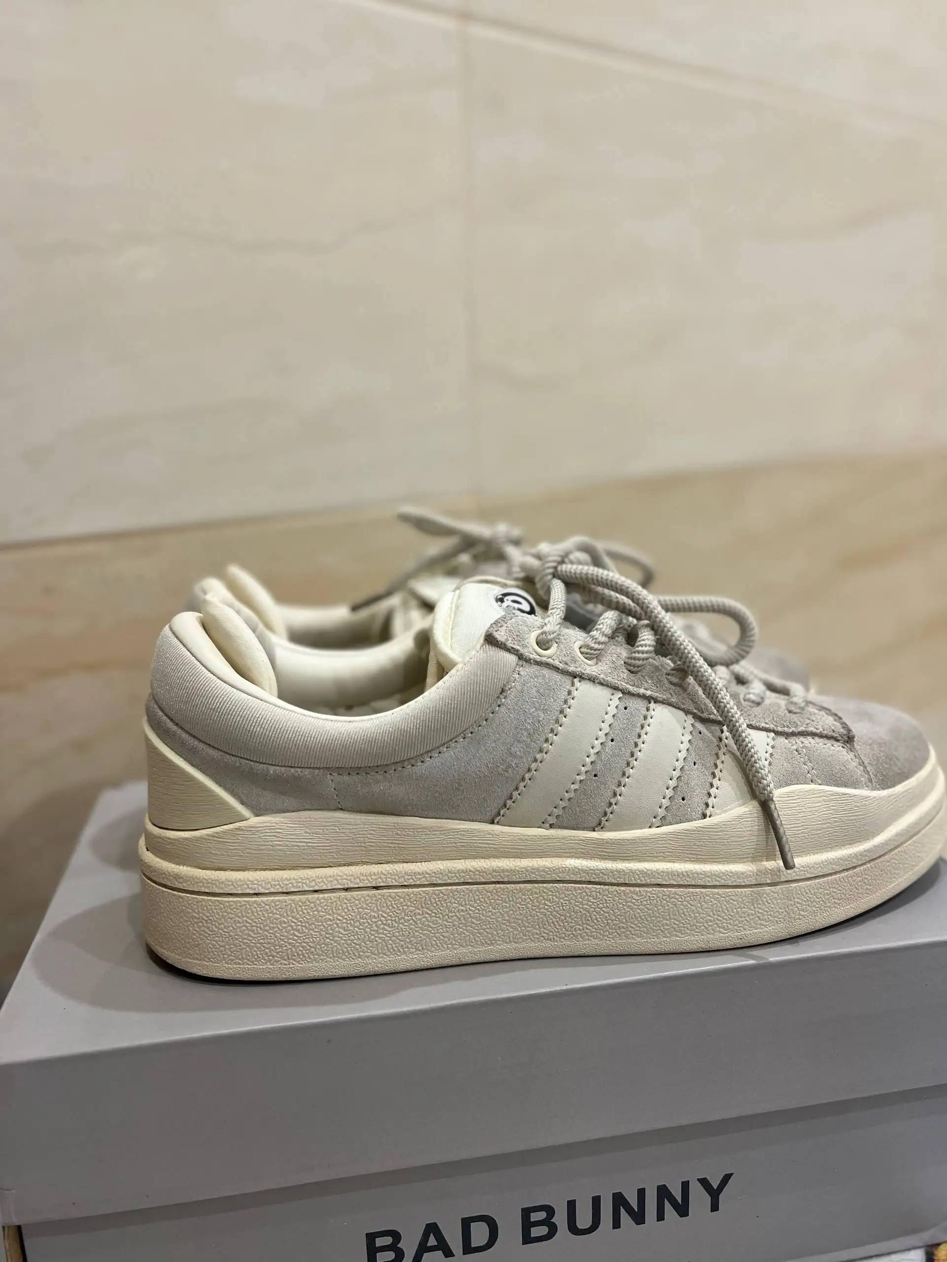 Кроссовки adidas 39-40 размер - Обувь (Одежда) в Волгоград