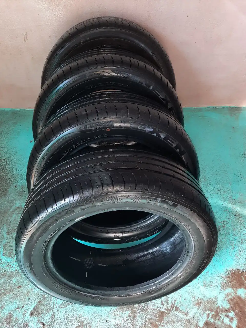 Продам резину NEXEN NFERA SU1 215/55/R17 - Шины и диски (Авто) в Волгоград