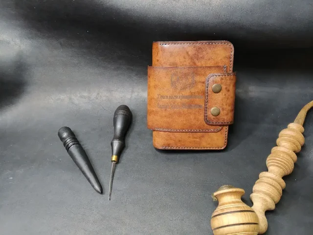 Брутальный кожаный кошелек с гравировкой - Холодильные лари в Волгоград