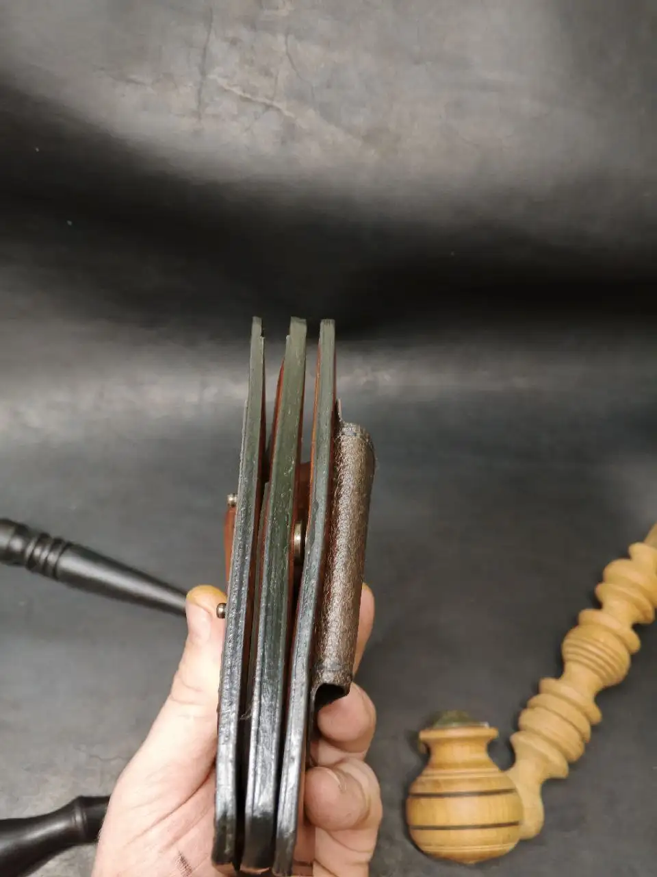 Брутальный кожаный кошелек с гравировкой - Аксессуары (Барахолка) в Волгоград