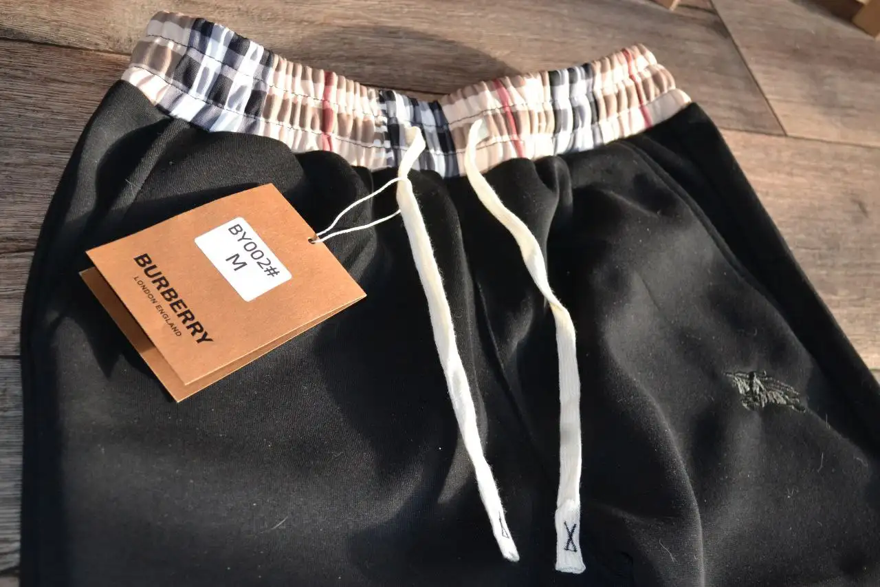 Штаны Burberry б/у - Штаны/Брюки (Одежда) в Волгоград