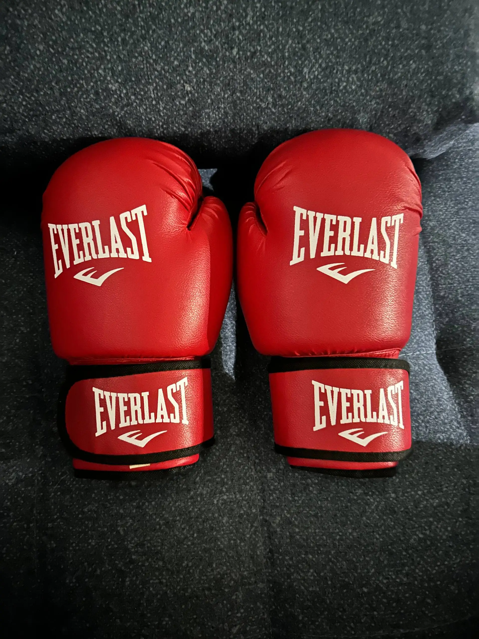 Продам боксерские перчатки 12oz - Спорт (Хобби и отдых) в Волгоград