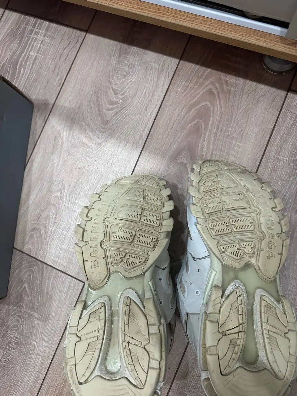 Кроссовки Balenciaga track 1 White б/у - Обувь (Одежда) в Волгоград