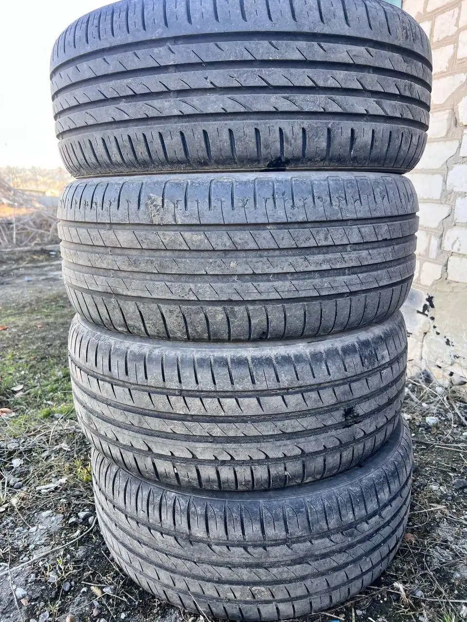 Продам летнюю резину 4 шт 215/50R17 - Шины и диски (Авто) в Волгоград