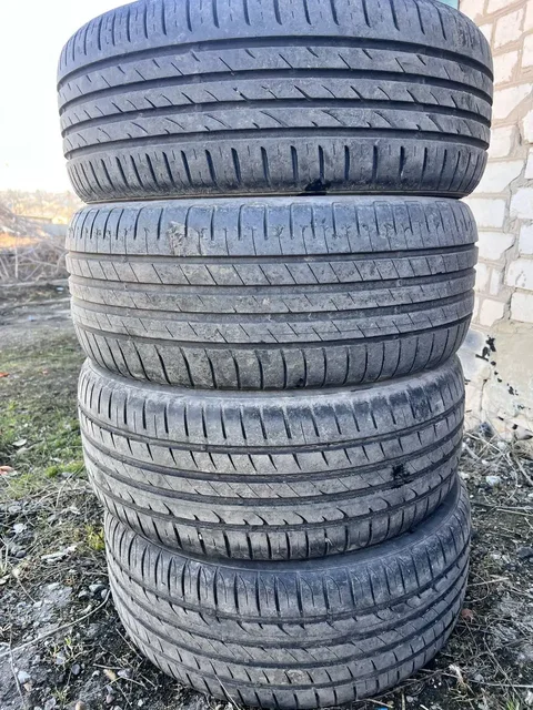 Продам летнюю резину 4 шт 215/50R17 - Авто в Волгоград