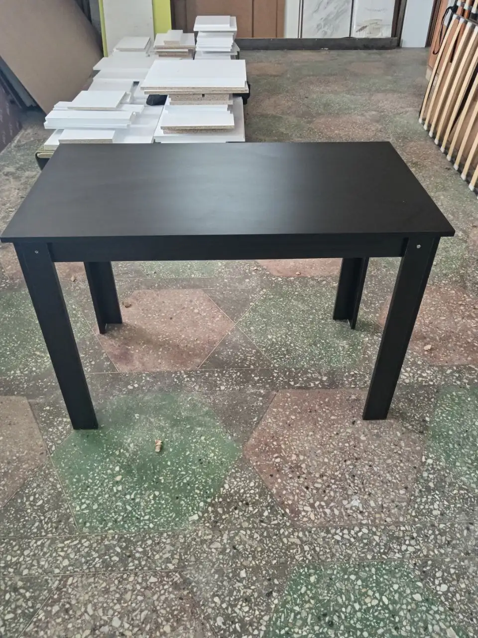 Продаётся кухонный стол - Мебель (Для дома и дачи) в Волгоград