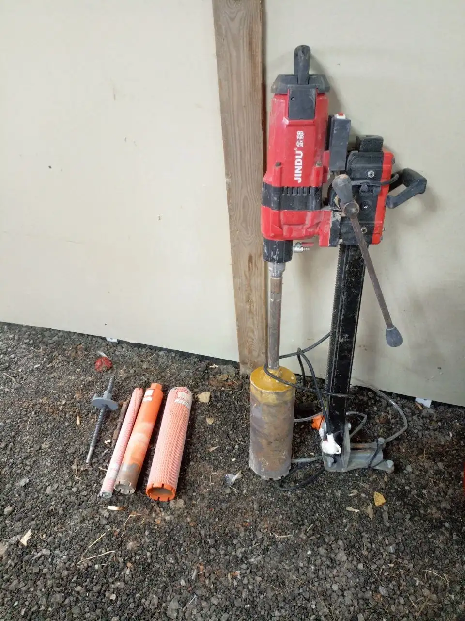 Продам установку для алмазного бурения почти новая - Строительное оборудование (Готовый бизнес и оборудование) в Волгоград