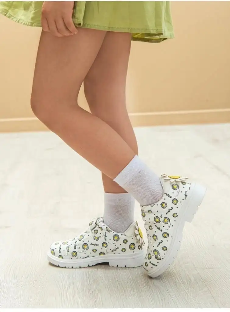 Детская обувь розового и белого цвета - Обувь детская (Товары для детей) в Волгоград