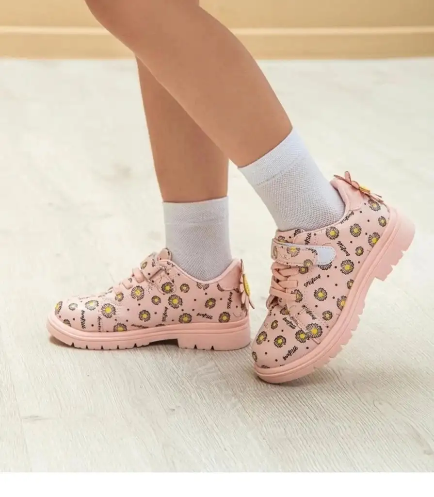 Детская обувь розового и белого цвета - Обувь детская (Товары для детей) в Волгоград