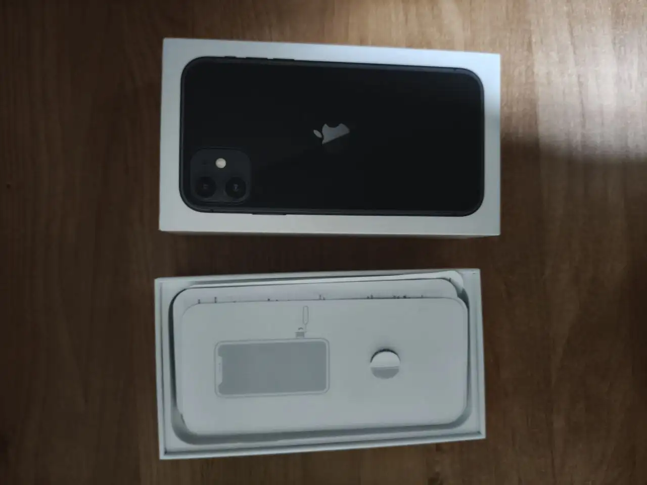 iPhone 11 черный - Смартфоны (Электроника) в Волгоград