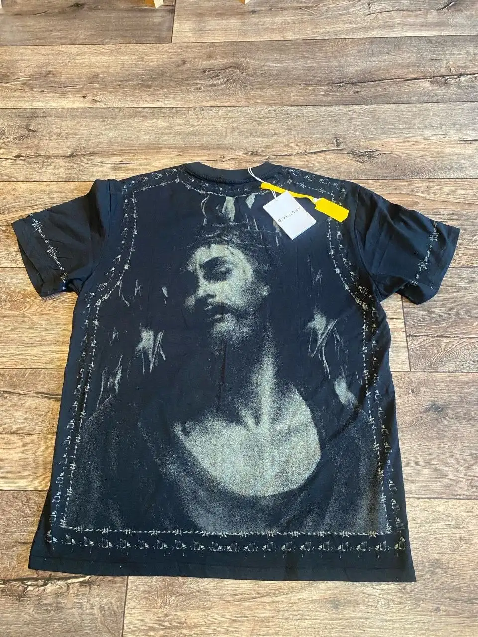 Стильные вещи Givenchy и Burberry в Волгограде - Люксовая одежда (Одежда) в Волгоград