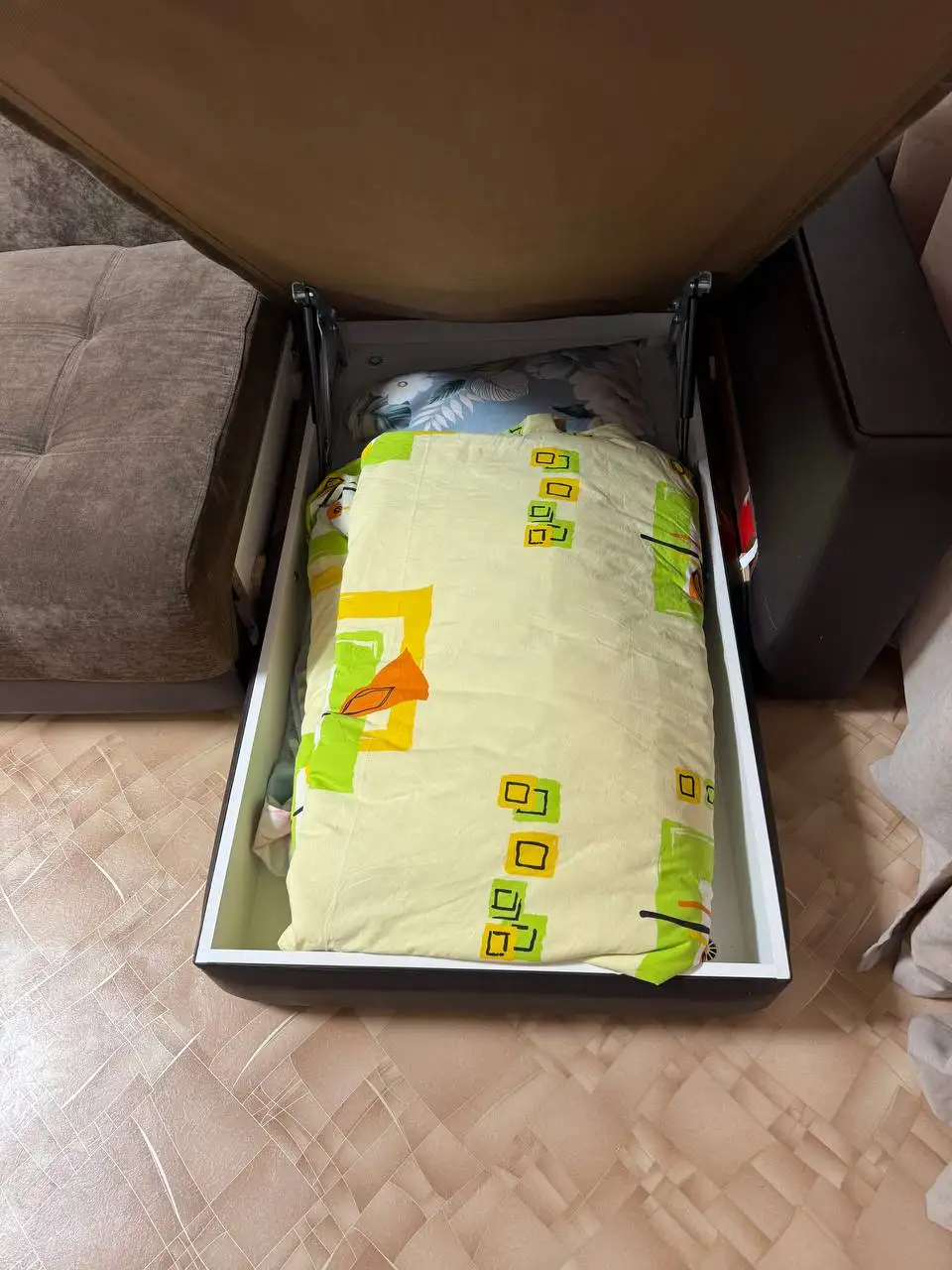 Продажа углового дивана и небольшого дивана - Мебель (Для дома и дачи) в Волгоград