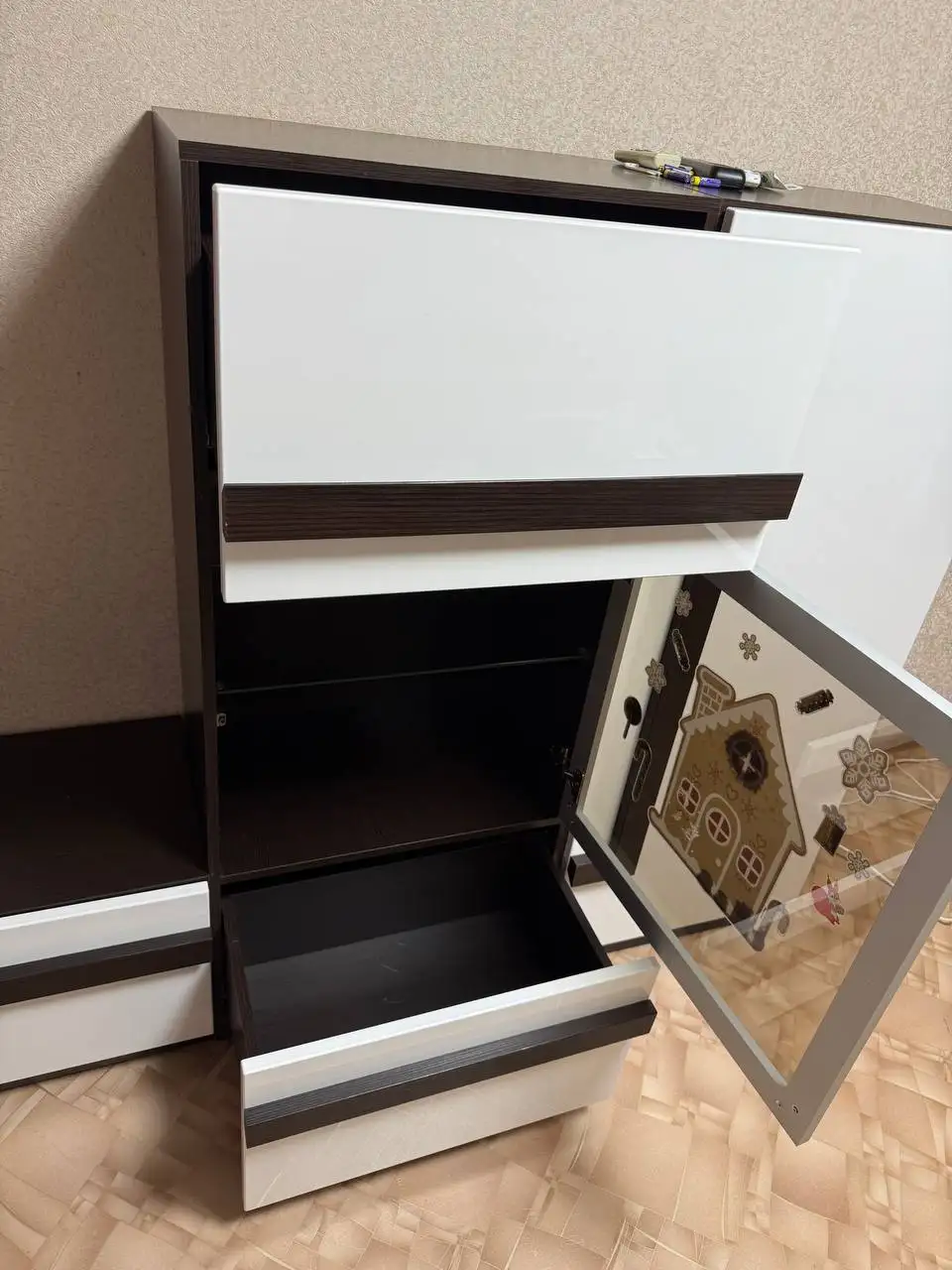 Продам качественную стенку для хранения - Мебель (Для дома и дачи) в Волгоград