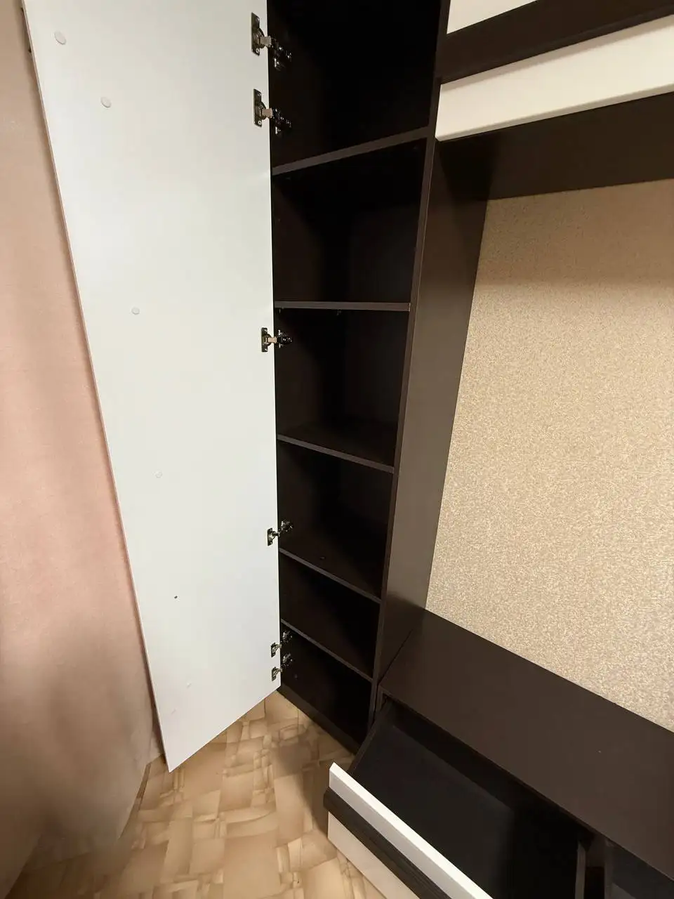 Продам качественную стенку для хранения - Мебель (Для дома и дачи) в Волгоград